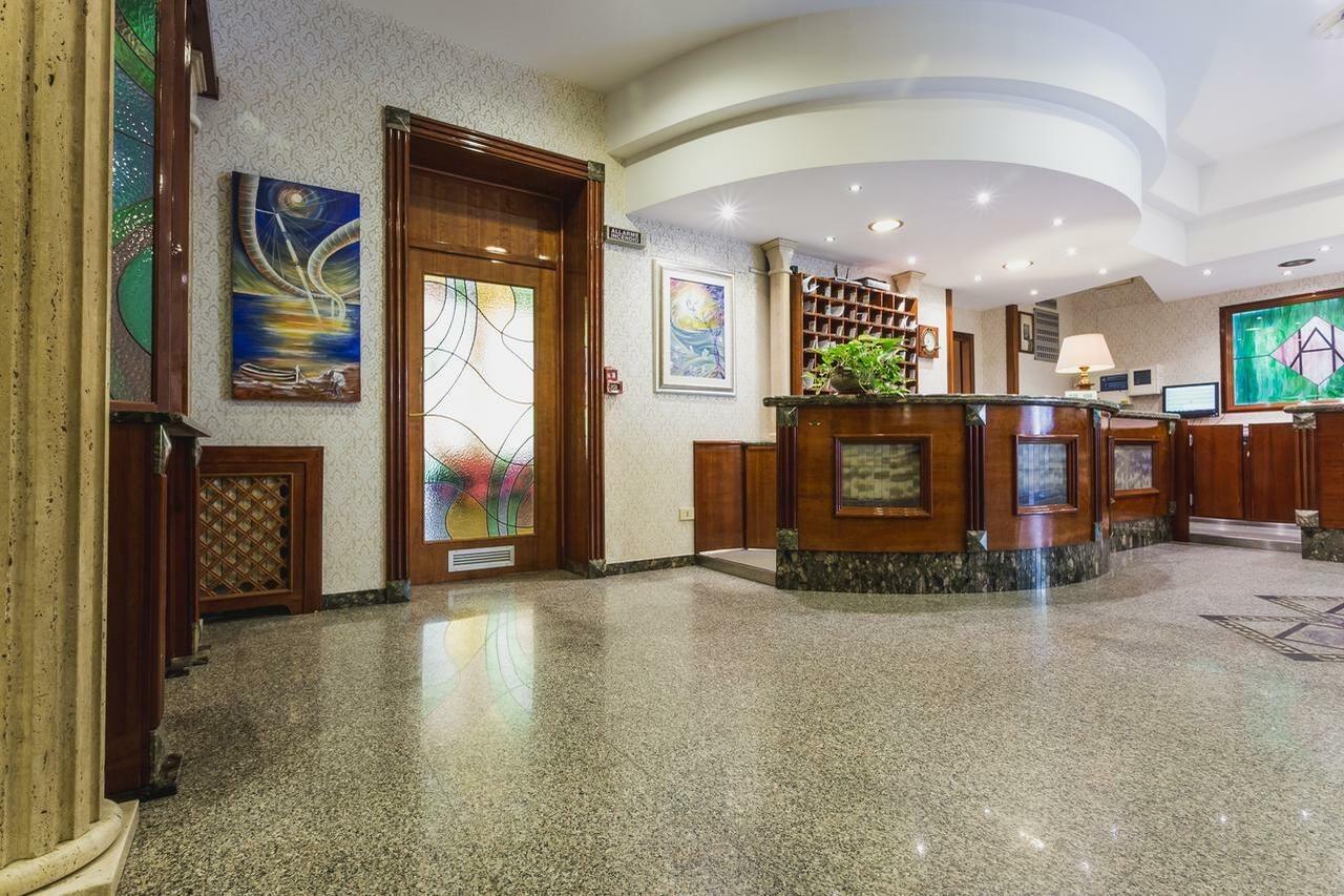 Hotel Phi Ambra 3*