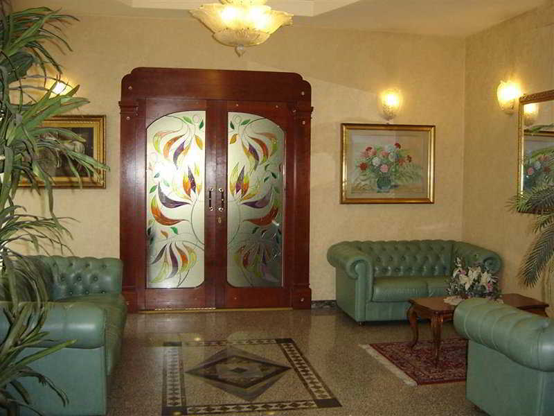 Hotel Phi Ambra 3*